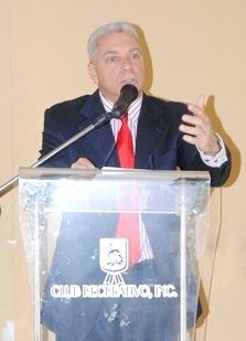 Danilo Almanzar habla en juramentación del Circulo de Locutores de Moca
